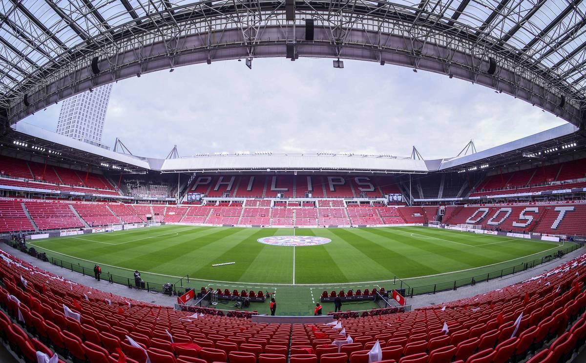 英超双雄欧冠承压前行，拜仁德甲领先11分轻松备战，曼城表现波动仍获胜